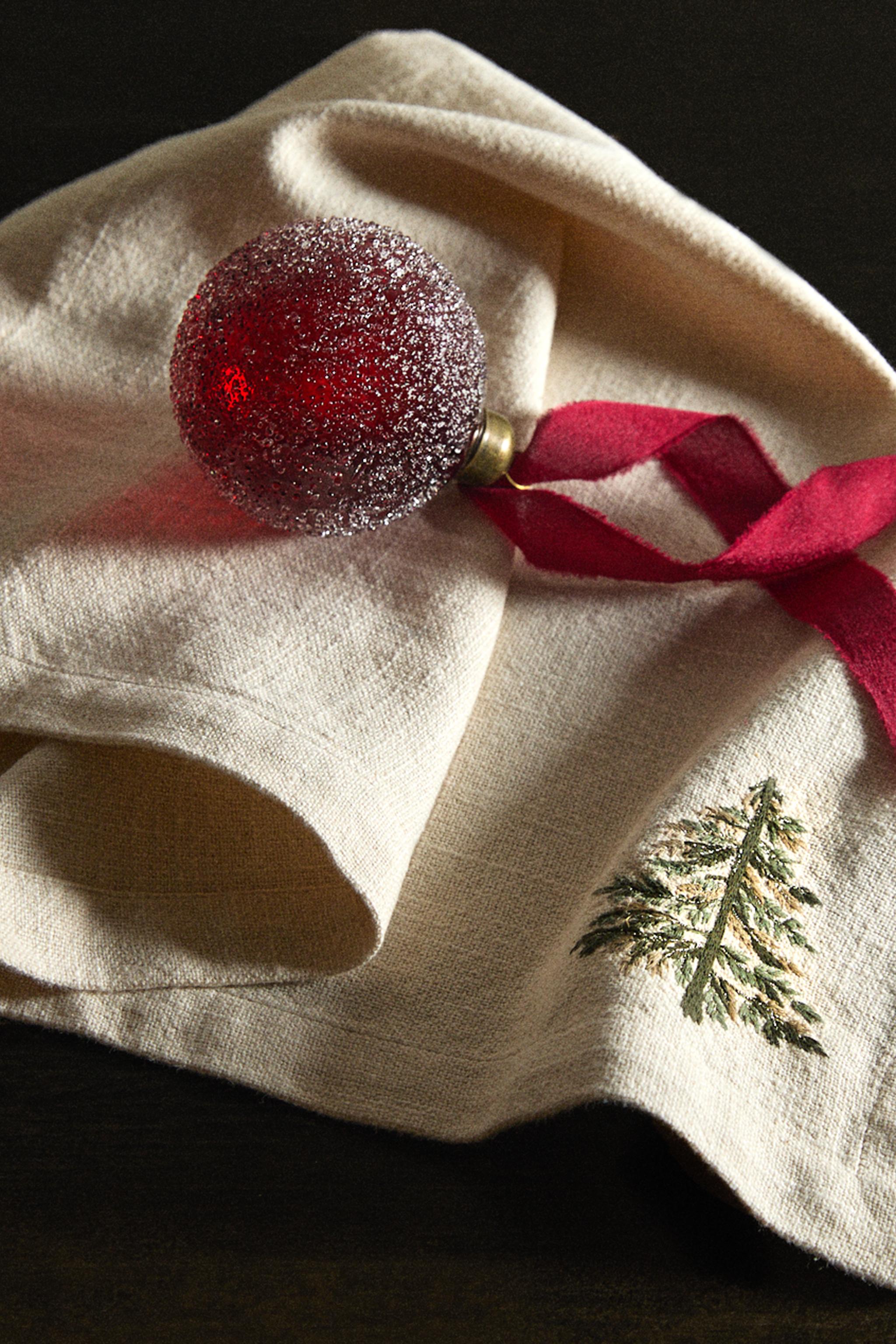 SET OF CHRISTMAS COTTON NAPKINS WITH PINE EMBROIDERY (SET OF 2)